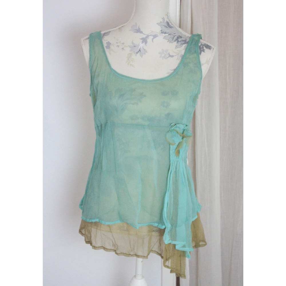Sleeveless Silk Layered Top by Magazine - M